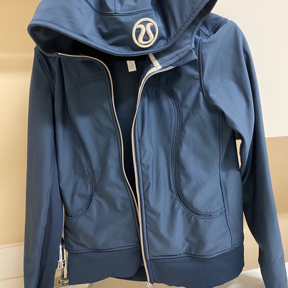 LULULEMON Navy Hoodie Size 8